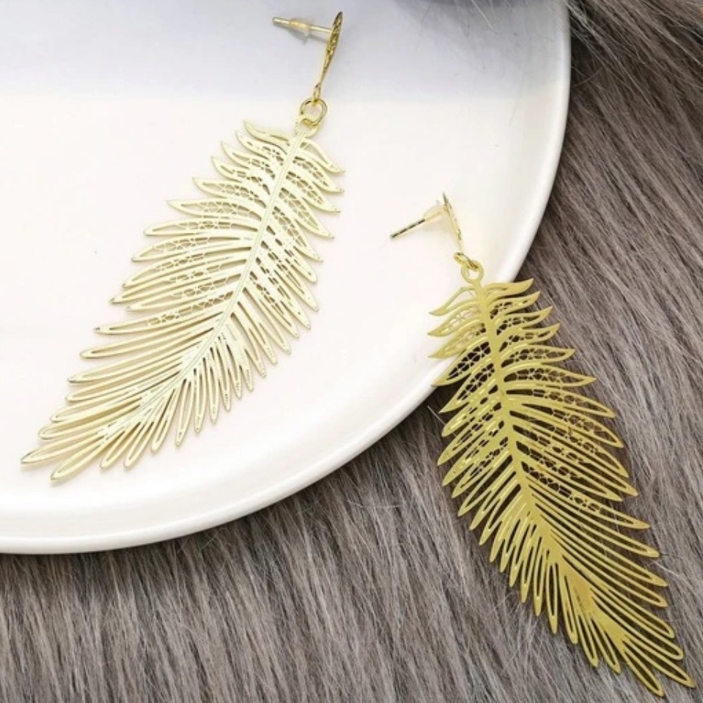 Golden Metal Leaf Tribal Drop Fashion Earrings - Picture 1 of 4